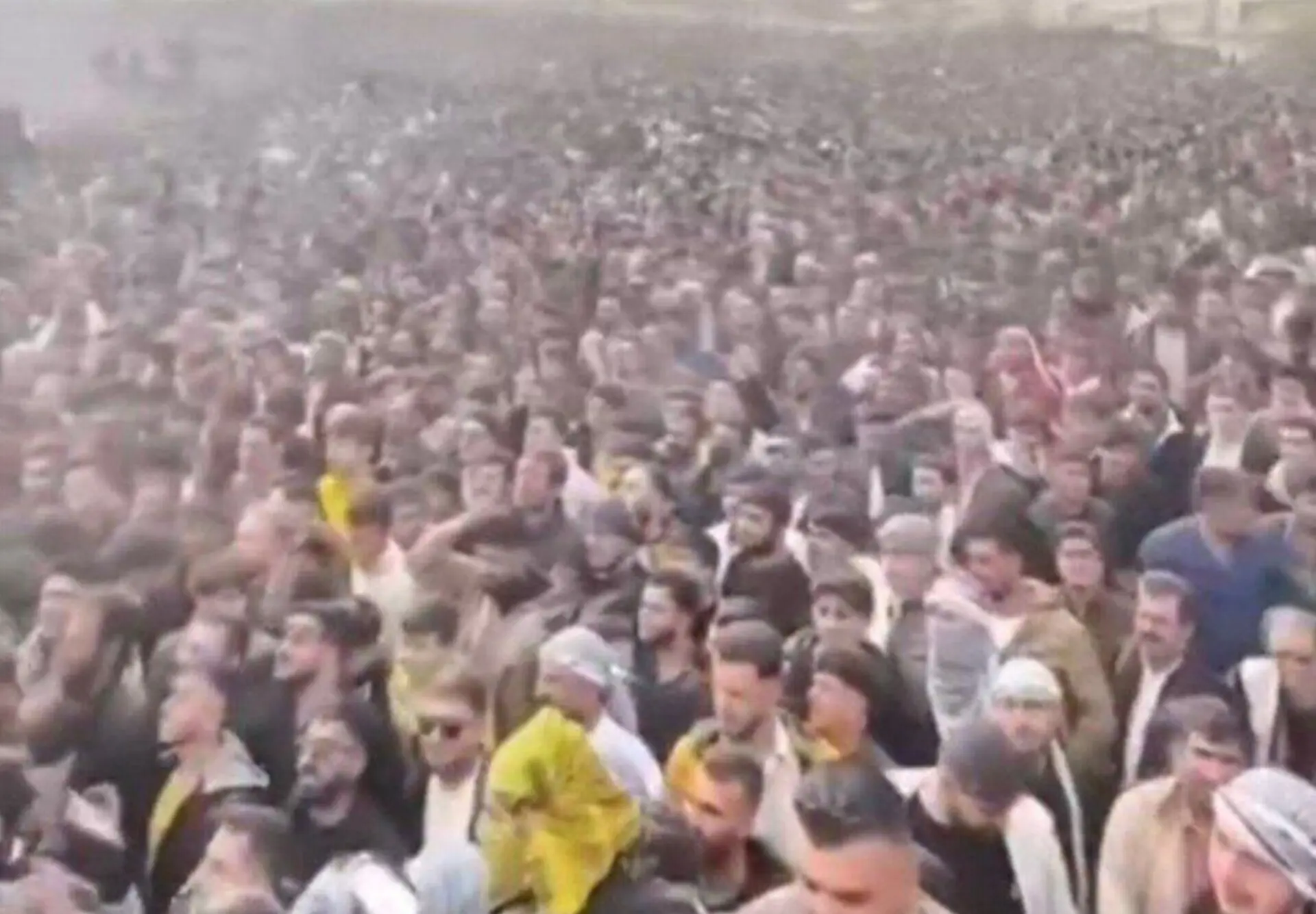 در یک فراخوان، از کُردهای ارومیه خواسته شده بود تا در ۲۹ اسفند به منظور برپایی «جشن نوروزگاه» گرد هم آیند / این برنامه، ۲۸ اسفند، با مجوز وزارت کشور اجرایی شد / تعدادی تجزیه‌طلب با بالا بردن پرچم جعلی اقلیم کردستان موجب خدشه‌دار شدن کلیتِ موضوع شدند