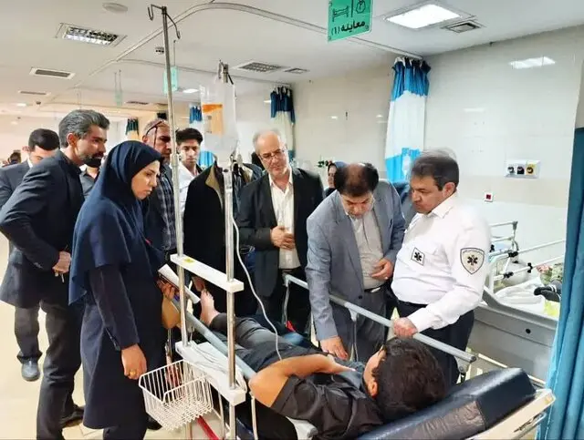 مسمومیت گروهی در تالار خوی؛ ۵۰ نفر تحت درمان قرار گرفتند