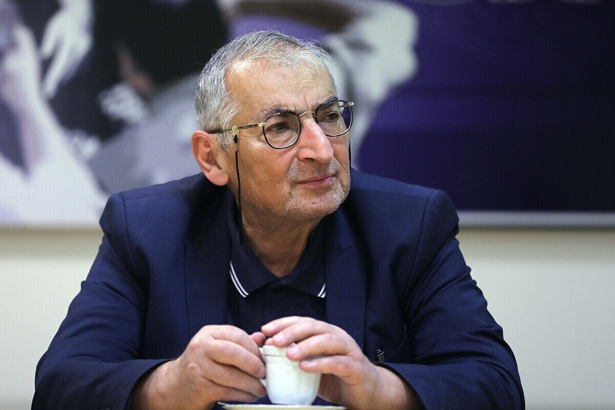زیباکلام: حتی اگر اپوزیسیون باشیم هم نمی توانیم دربرابر تجاوز به میهن مان بی تفاوت باشیم/ مقابل متجاوز می ایستیم