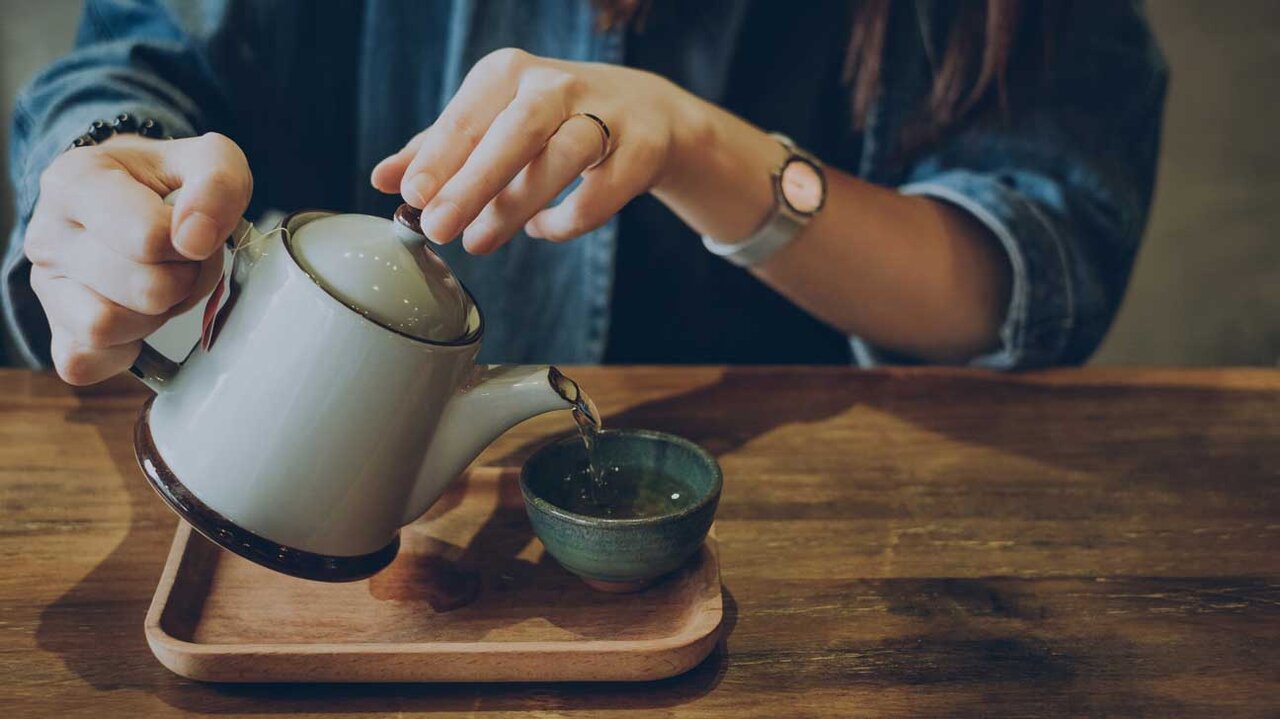 بهترین نوشیدنی‌ها برای کوچک کردن شکم