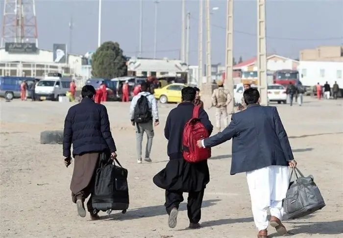 مومنی: تاکنون حدود یک میلیون افغانستانی غیرمجاز به کشور خود بازگشتند