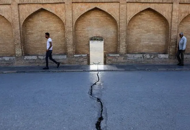 فرونشست ۲ تا ۶ سانتی‌متری در اکثر مناطق مرکزی اصفهان؛ این بناهای تاریخی در اصفهان در معرض خطر هستند