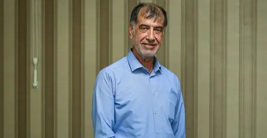 عصبانیت شدید حسین شریعتمداری از محمدرضا باهنر؛ چرا واژه «حجاب اجباری» را بکار بردید؟