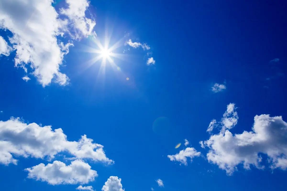 چرا آسمان آبی است؟